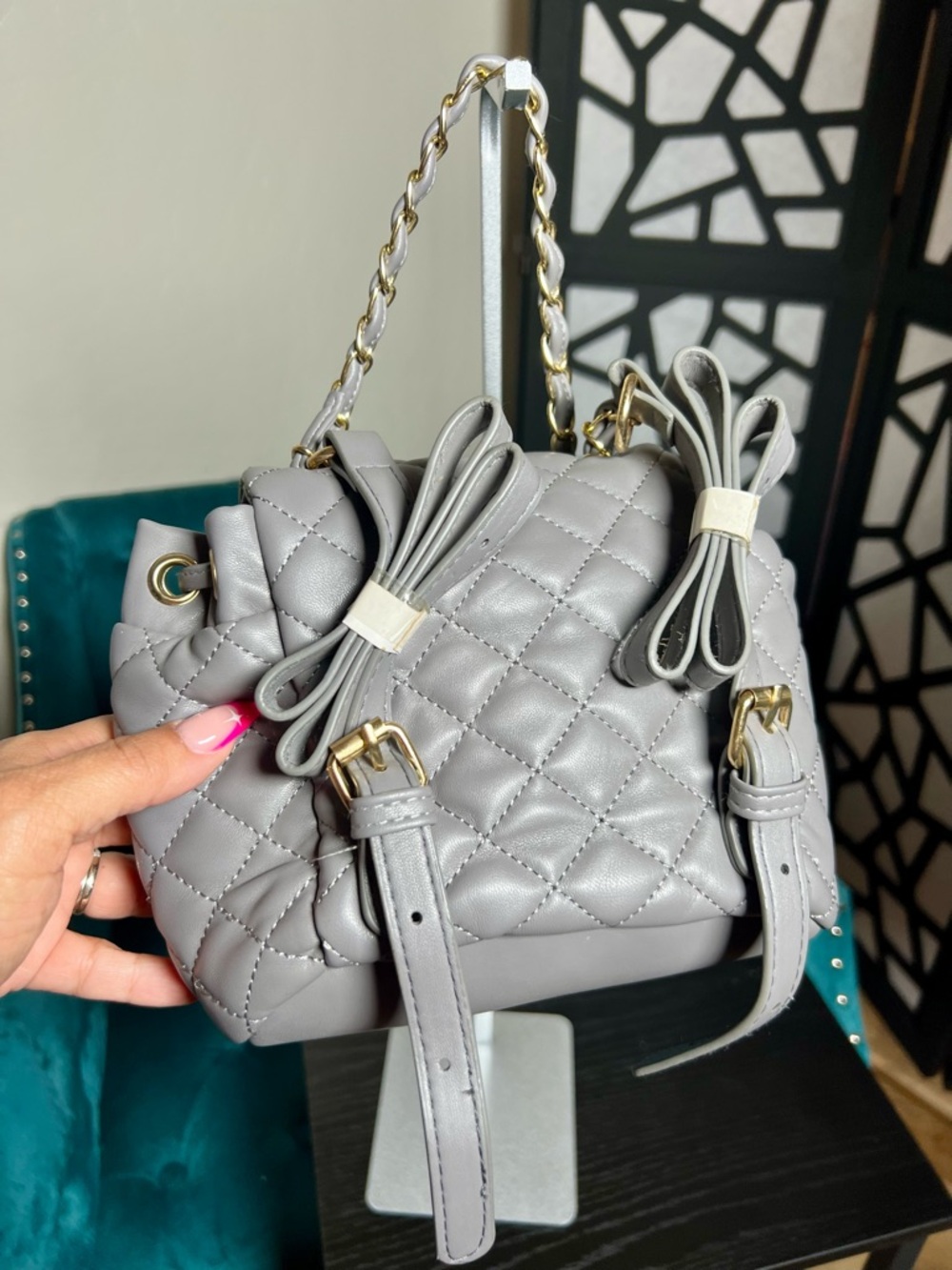 Badgley Mischka Quilted Light Gray Vegan Leather Backpack Bag w/ Chain Strap NWT - Picture 2 of 8